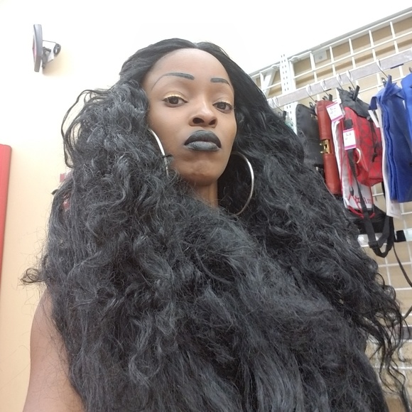 Used Kinky Bodywave Lace Front Wig main image 4